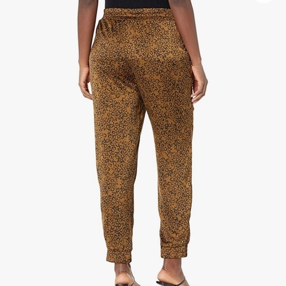 Cupcakes & Cashmere Rey Jogger Pants Size XS - Picture 2 of 10